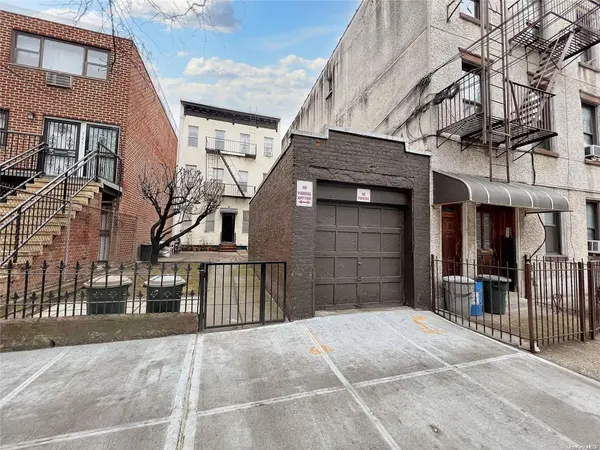 127 N 4th ST, Brooklyn, NY 11249