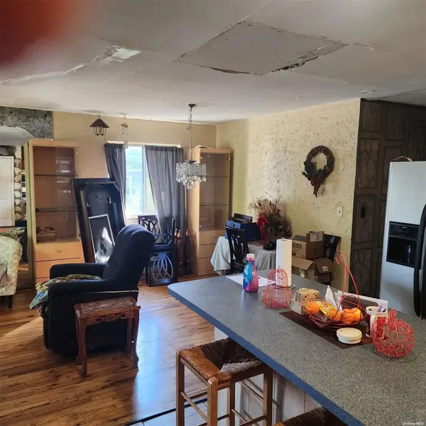 104 Frederick AVE, Babylon, NY 11702