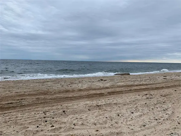 3994 Sound AVE, Riverhead, NY 11901
