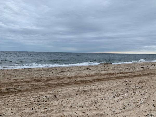 3994 Sound AVE, Riverhead, NY 11901