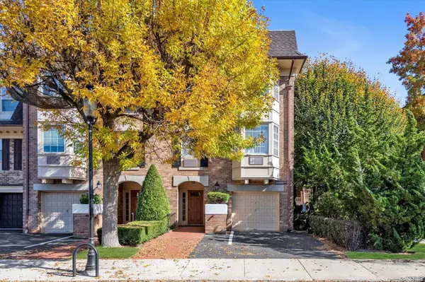13-25 Estates LN #3F, Bayside, NY 11360