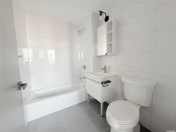 163-07 72nd ave AVE #5b, Fresh Meadows, NY 11365