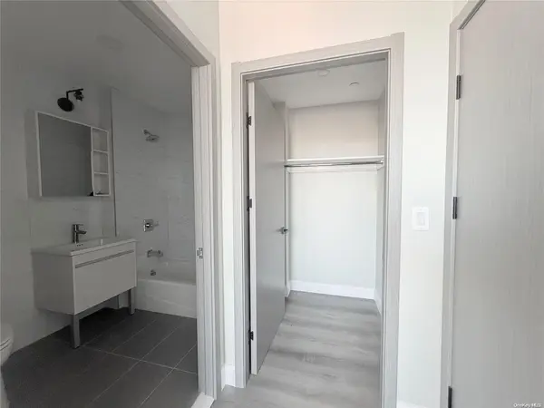 163-07 72nd ave AVE #5b, Fresh Meadows, NY 11365