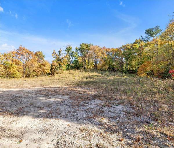 Shore RD, Glenwood Landing, NY 11547