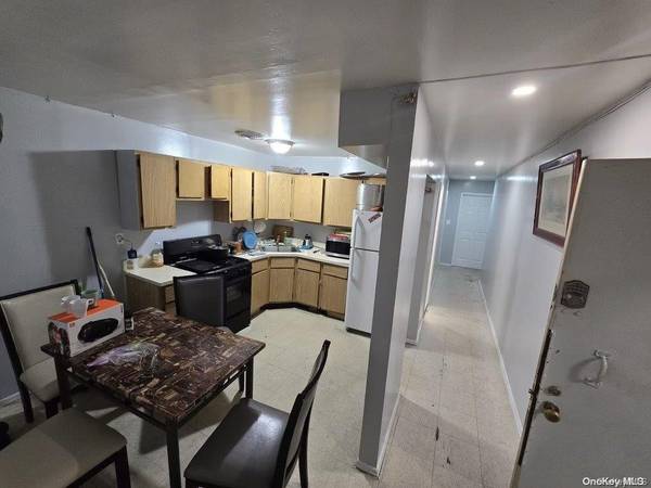 37-55 88th ST, Jackson Heights, NY 11372