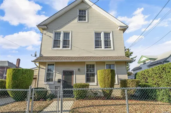 140-36 247th ST, Rosedale, NY 11422