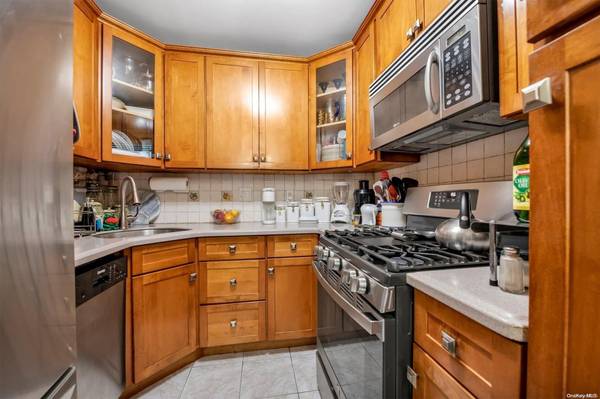 3086 Avenue W, Brooklyn, NY 11229