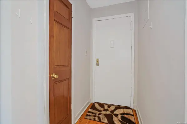 47-27 215 PL #1A, Bayside, NY 11361