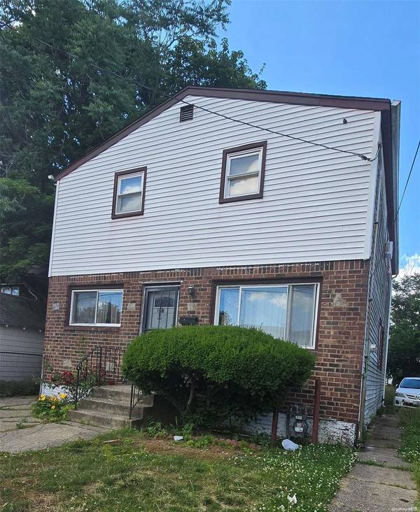 11 Hoff Court, Hempstead, NY 11550