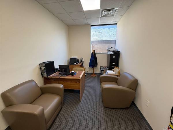 171 S First ST #B, Lindenhurst, NY 11757