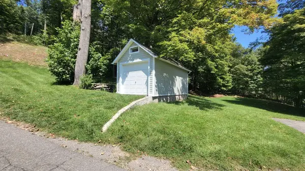 7 LOOKING ROCKS LN, Stormville, NY 12582