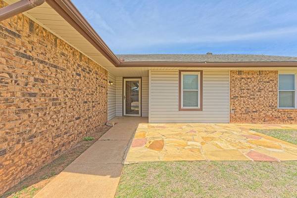 1905 Morren DR, Norman, OK 73071