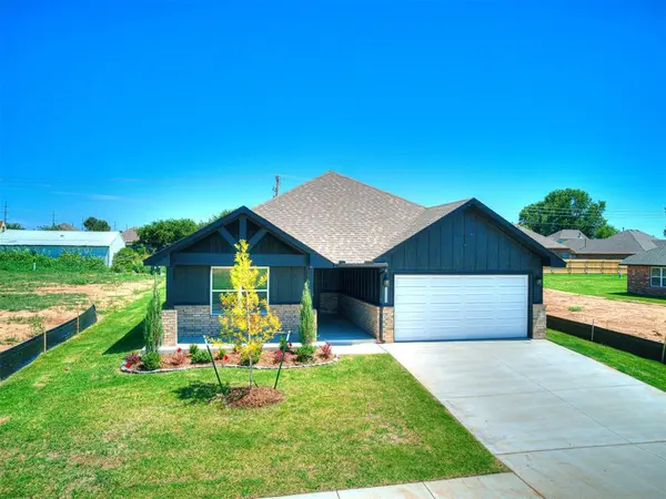 7712 Three Woods LN, Yukon, OK 73099