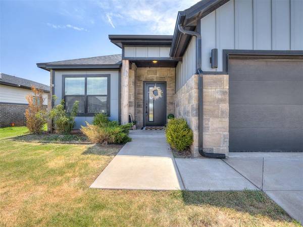 8104 NW 151st CIR, Edmond, OK 73013-5973