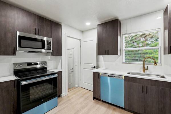 1937 N Piatt Ave, Wichita, KS 67214-1831