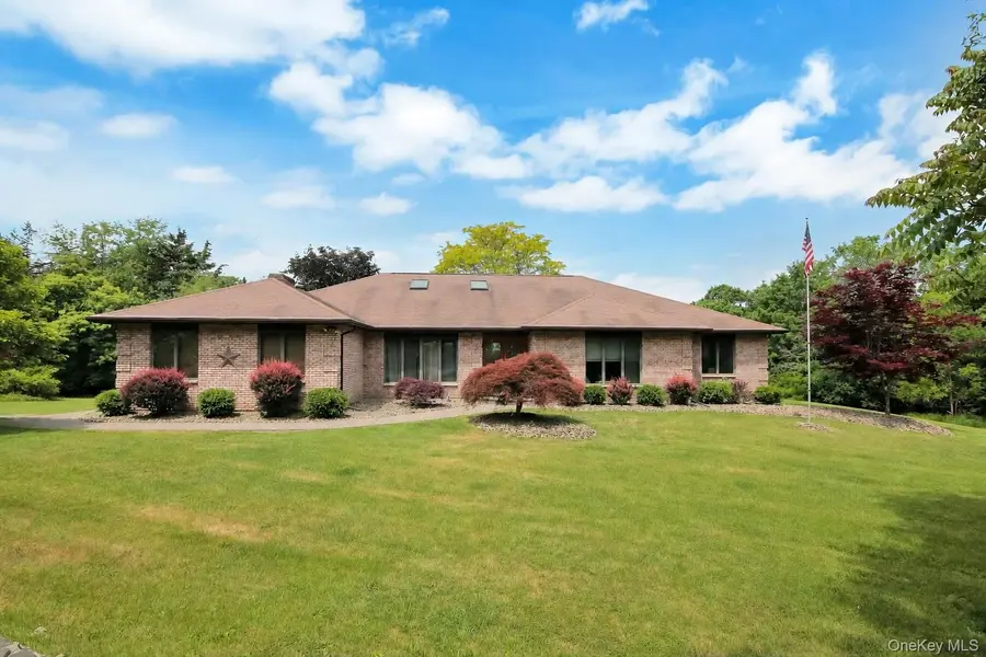 220 Oxford RD, Chester, NY 10918