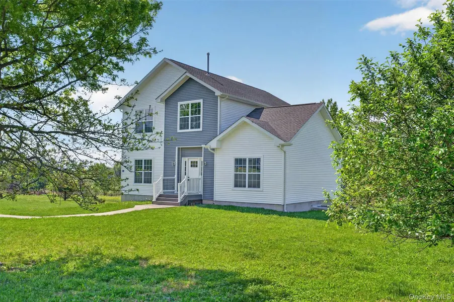 21 Harcourt Cosman DR, Newburgh, NY 12550