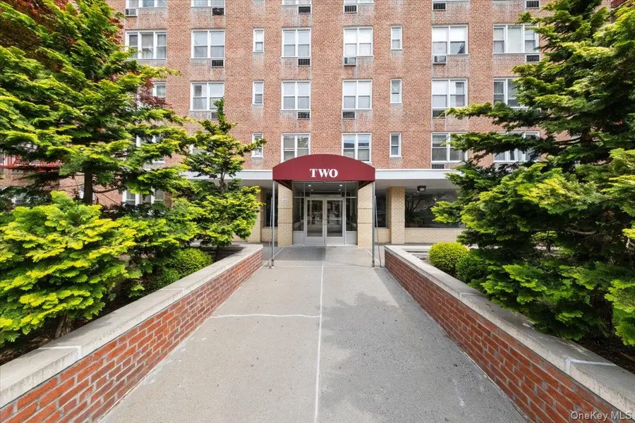 2 Sadore LN #1V, Yonkers, NY 10710