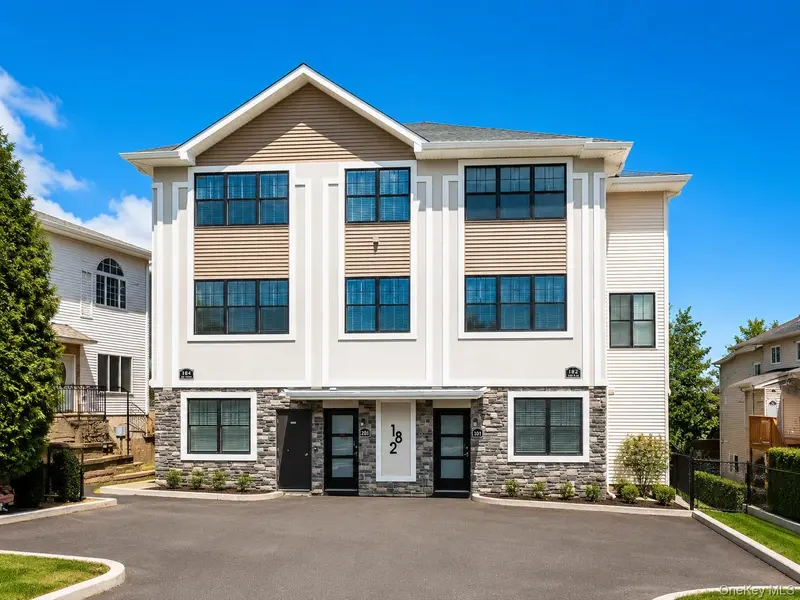 182 Blauvelt RD, Monsey, NY 10952