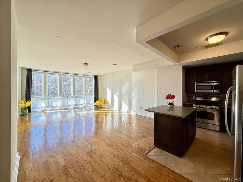 90 Bay Street Landing #2G, Staten Island, NY 10301