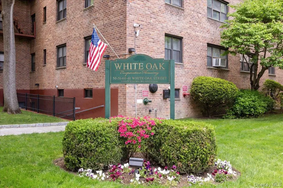 51 White Oak ST #4D, New Rochelle, NY 10801