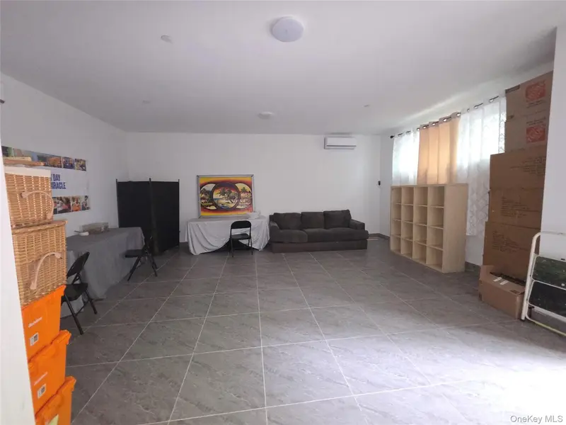 810 E 165th ST, Bronx, NY 10459