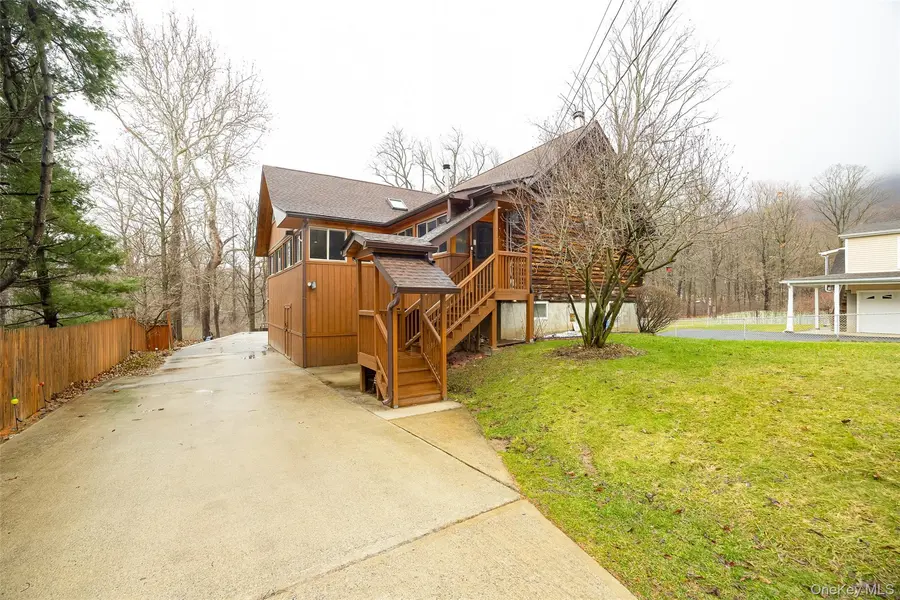 21 Old Town RD, Beacon, NY 12508
