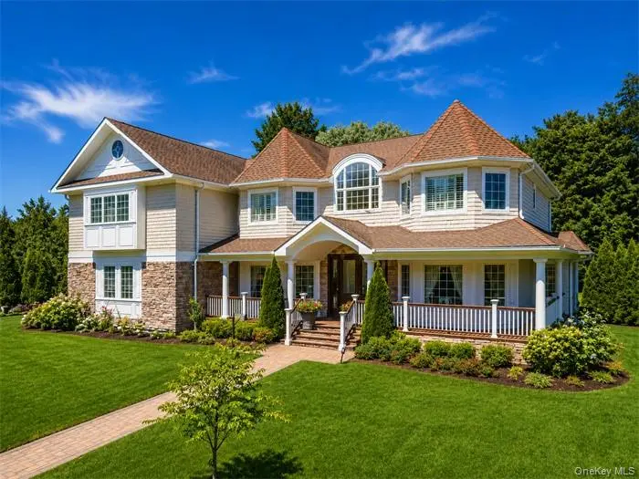 78 Swan CT, East Hills, NY 11576