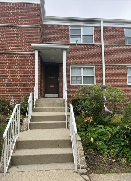 196-23 Dunton AVE #2B, Holliswood, NY 11423