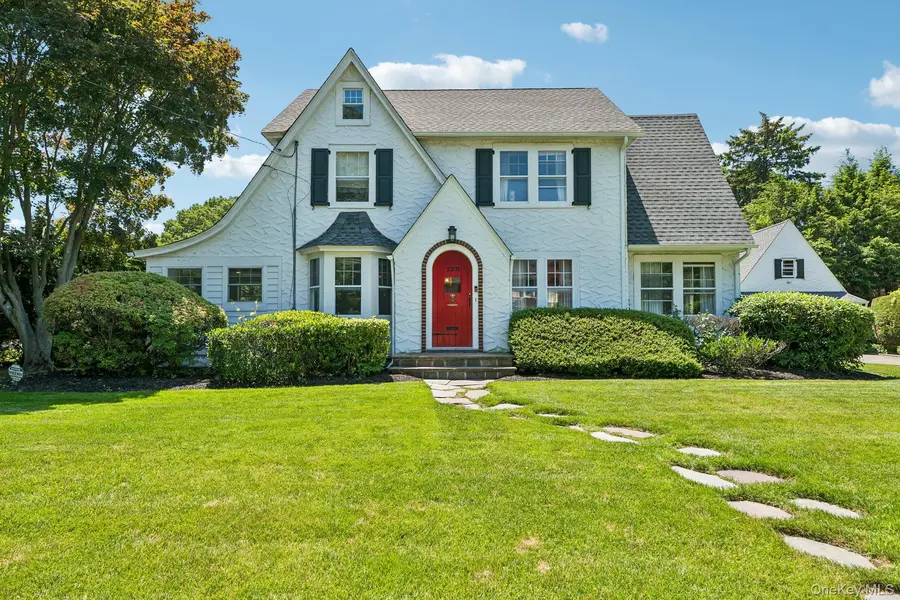 120 William ST, East Williston, NY 11596