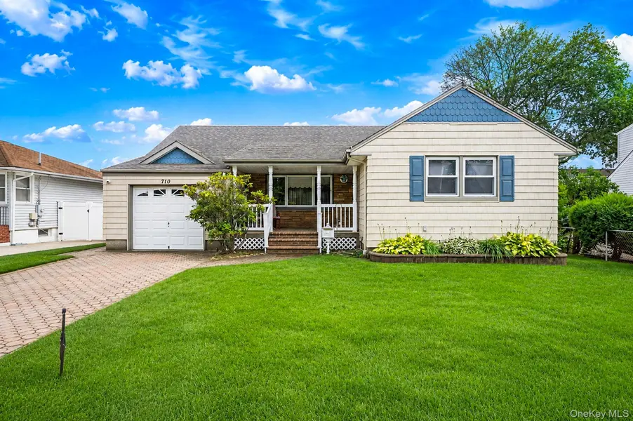 710 Lafayette AVE, Uniondale, NY 11553