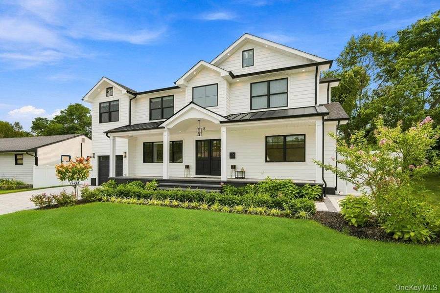 8 Allison DR, Old Bethpage, NY 11804
