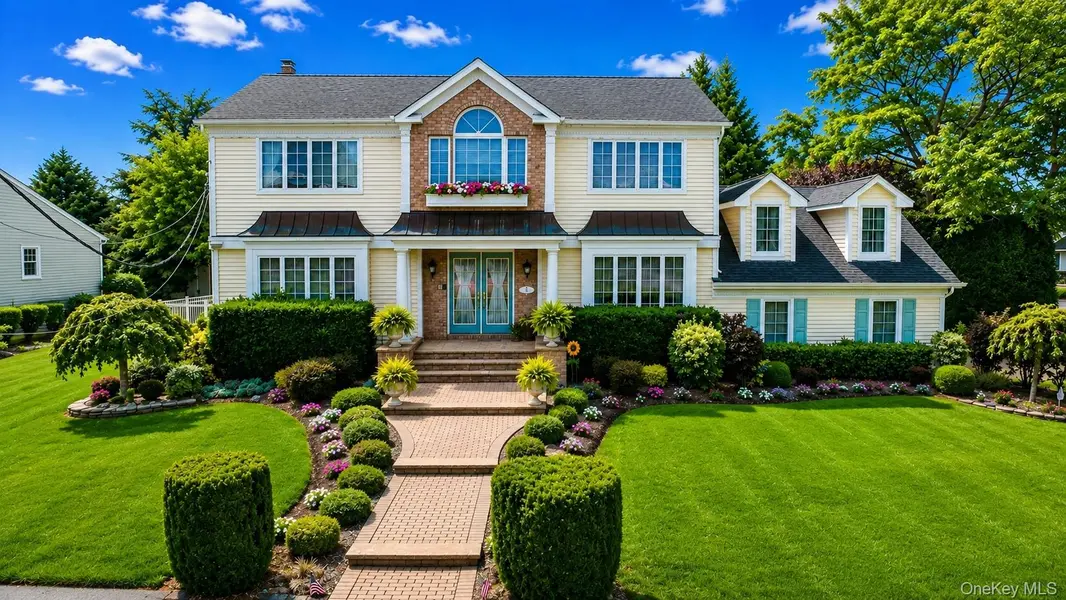 150 Harborview DR, Massapequa, NY 11758