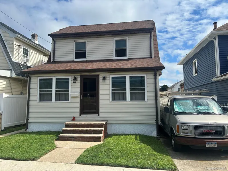 9005 Springfield BLVD, Queens Village, NY 11428