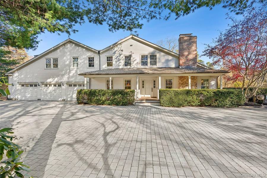 8 East Ridge CT, Westhampton, NY 11977