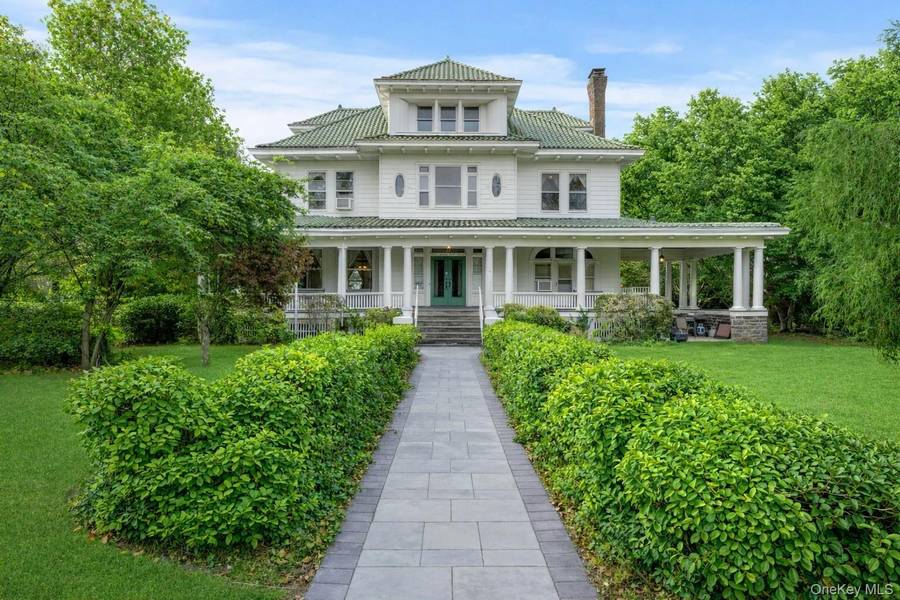 121 S Jamesport AVE, South Jamesport, NY 11970