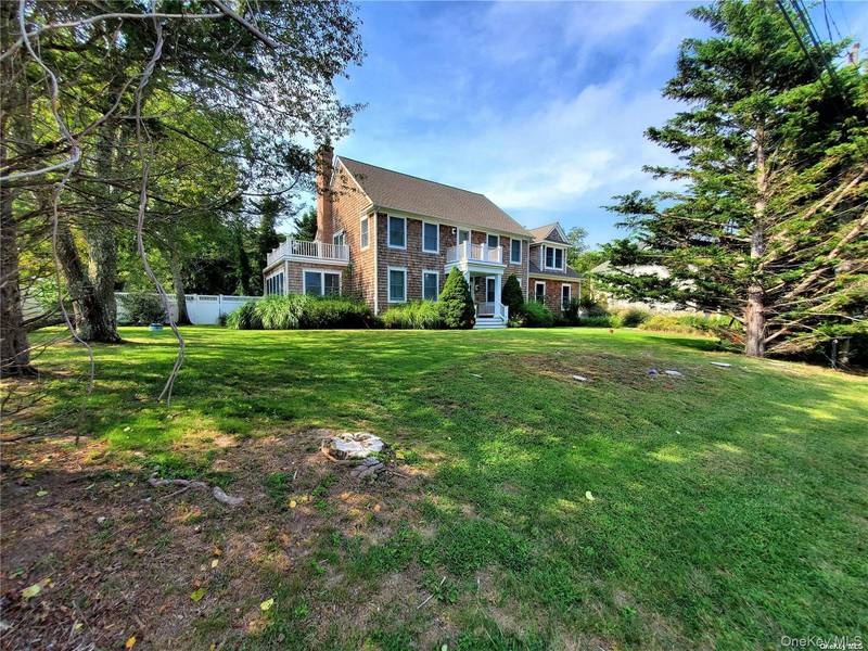1000 Rambler RD, Southold, NY 11971