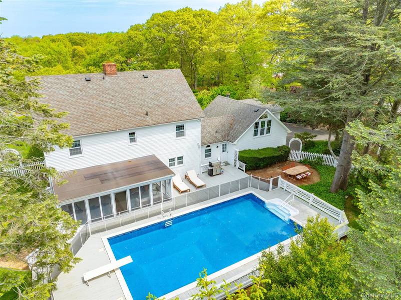 110 Sleepy Hollow LN, Southold, NY 11971