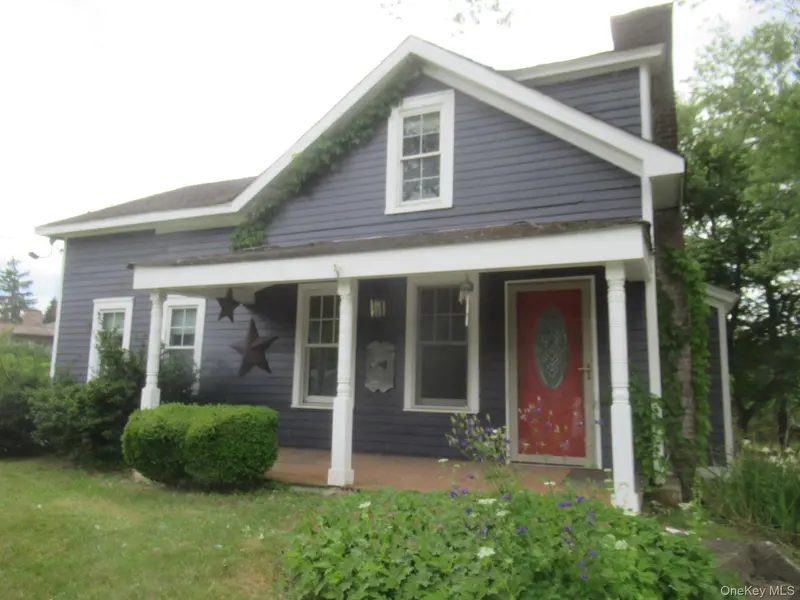 91 Clove Branch RD, Hopewell Junction, NY 12533