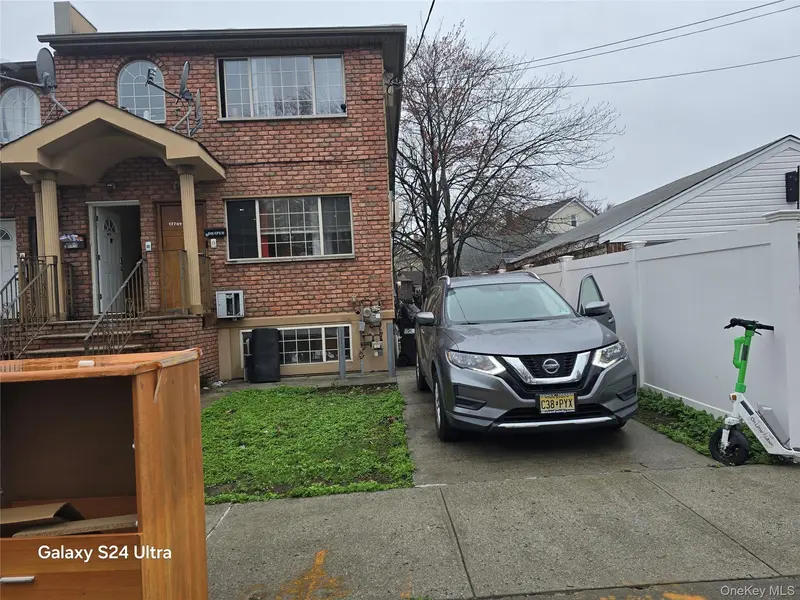 17709 112th AVE, Addisleigh Park, NY 11433