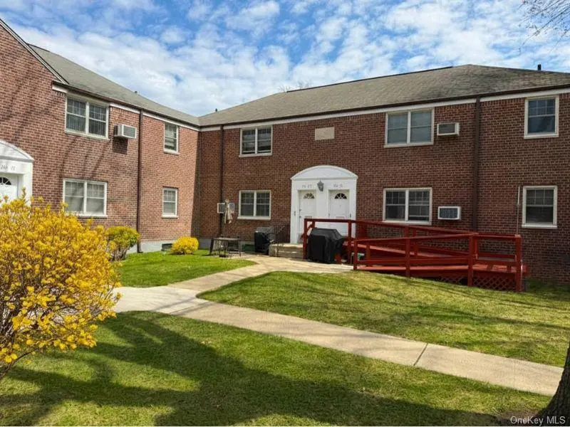 251-19 61st AVE #19A, Little Neck, NY 11362