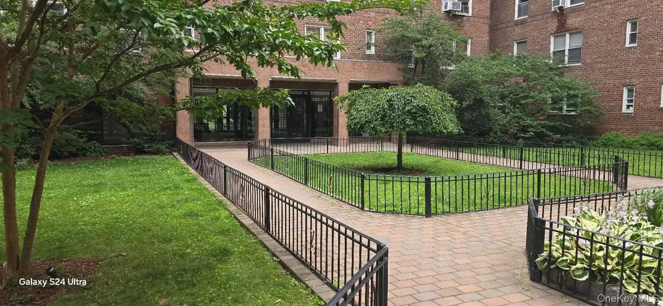 105-38 64th RD #2J, Forest Hills, NY 11375