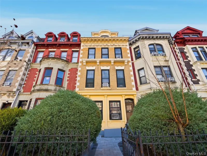 372 Parkside AVE, Brooklyn, NY 11226