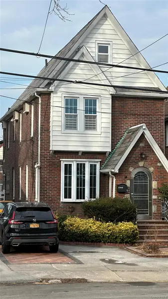 172-23 83rd AVE, Jamaica Hills, NY 11432