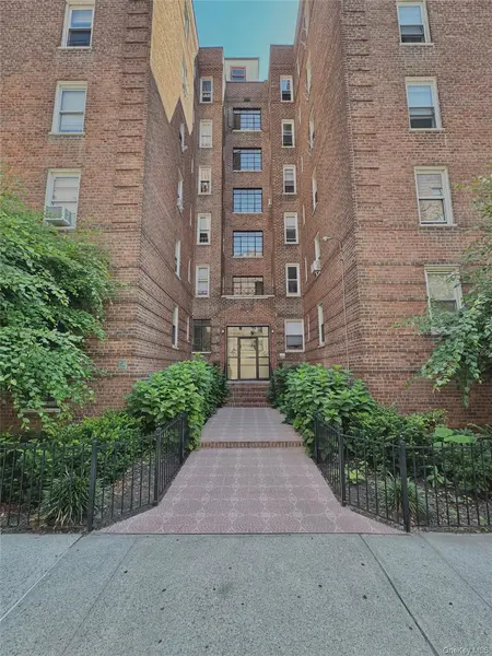 2090 Barnes AVE #3G, Bronx, NY 10462