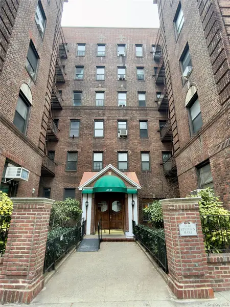 35-40 82 ST #6C, Jackson Heights, NY 11372