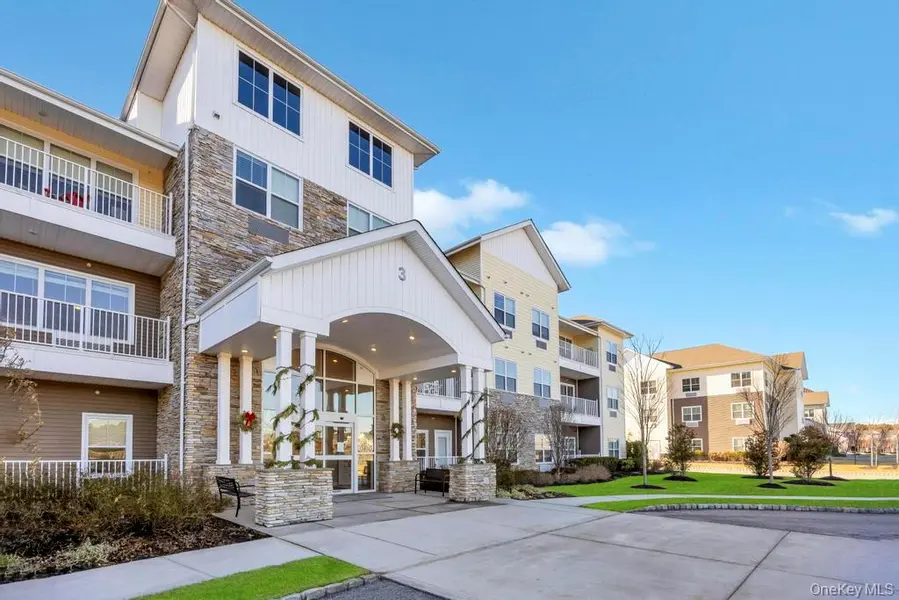 3 Meadows LN #5, Yaphank, NY 11980