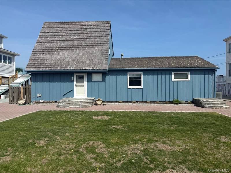 27 Shinnecock RD, East Quogue, NY 11942