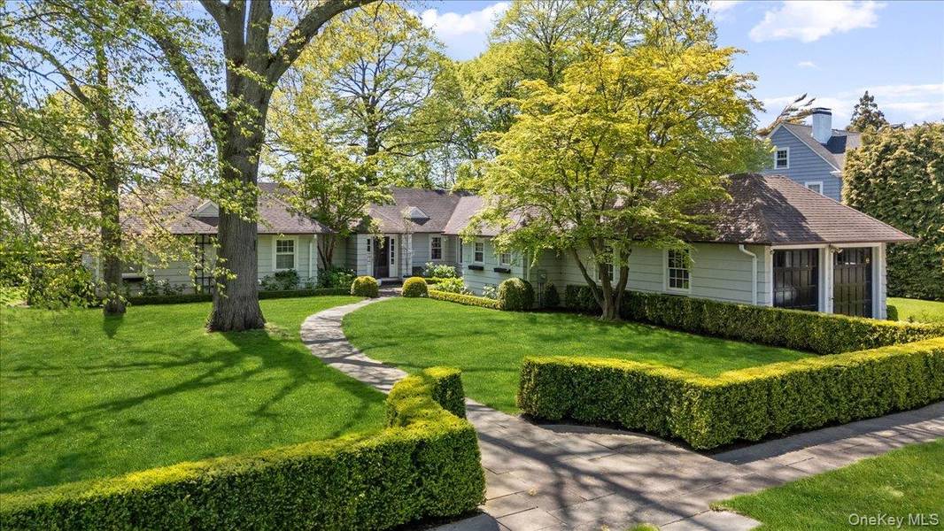 100 Ocean AVE, Lawrence, NY 11559