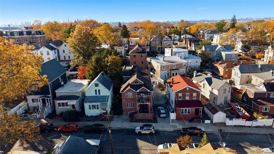1118 124th ST, College Point, NY 11356
